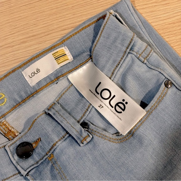 Lolë Light-washed Skinny Stretch Jeans - Picture 8 of 10
